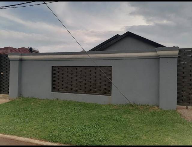 3 BEDROOM HOUSE FOR SALE IN BRAM FISCHERVILLE